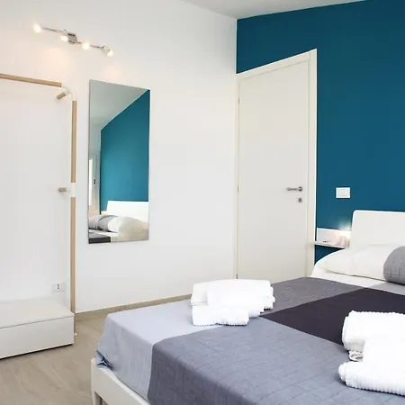 Orizzontemare Beachside Suites شقة تراباني